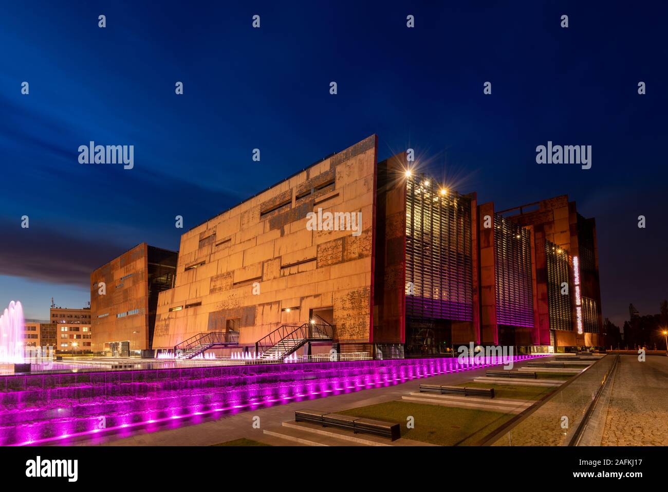 Gdansk, Polonia - 2 Ottobre 2016: Fontana vicino edificio della solidarietà europea centro (ECS) Foto Stock