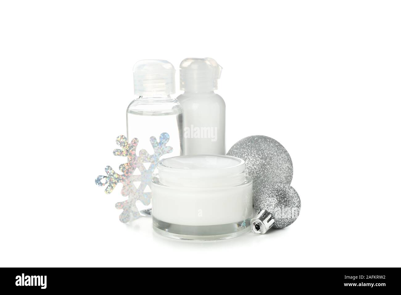 Impostare i cosmetici, un vasetto di crema invernale per la pelle isolati su sfondo bianco Foto Stock