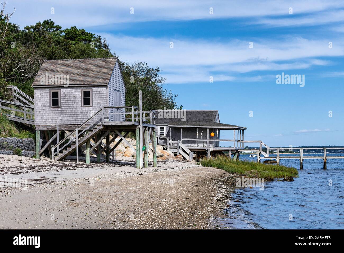 Il Boathouse rustico sulla spiaggia, Chatham, Cape Cod, Massachusetts, STATI UNITI D'AMERICA. Foto Stock
