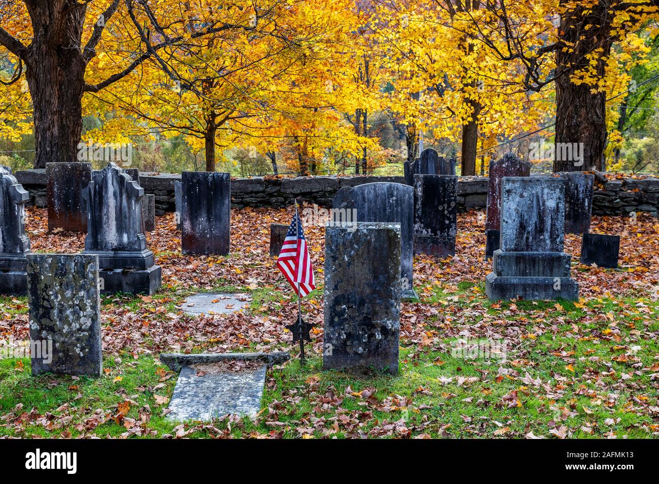 Rustico cimitero di autunno, Woodstock, Vermont, USA. Foto Stock