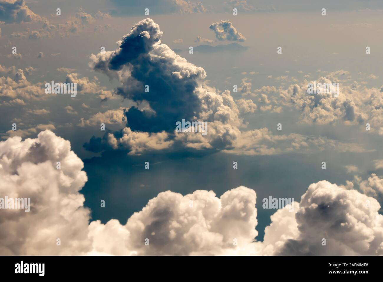 Nuvole sopra le isole del Golfo di Thailandia, a sud di Bangkok Foto Stock