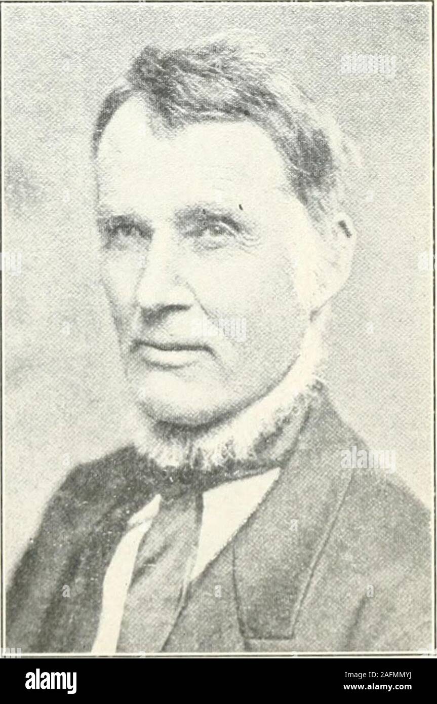 . Marcus Whitman, pathfinder e patriota. REV. (ISHIX1 EELLS. REV. BLKANAH l.Ki:i monumenti£ 291 su di esso. Ha trascorso le sue vacanze estive del 1859 su questo busi-ness. Mentre vi si fermò dal grande Whitman grave, whichcontained resti di undici persone e gli altri massacredhaving stato sepolto altrove. Ha pensato di ciò che il dottor Whit-uomo aveva fatto per gli Indiani e per salvare il paese e ofhis morte. Il passato, il presente e il futuro è venuto alla sua mente.Lui poi ha detto che lui credeva che la potenza del alto-est quindi venne su di lui. Si sentiva che qualcosa debba bedone in onore del Mart Foto Stock