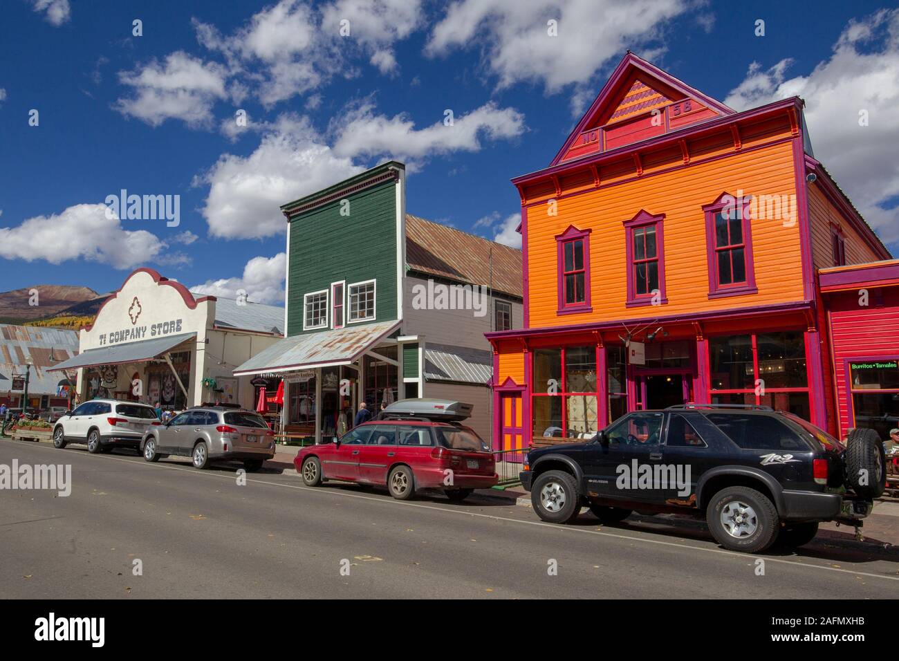 Kebler passano un alto passo di montagna che inizia in Crested Butte Colorado è un Scenic Autunno a colori trasmissione provvista di golden aspens. Foto Stock