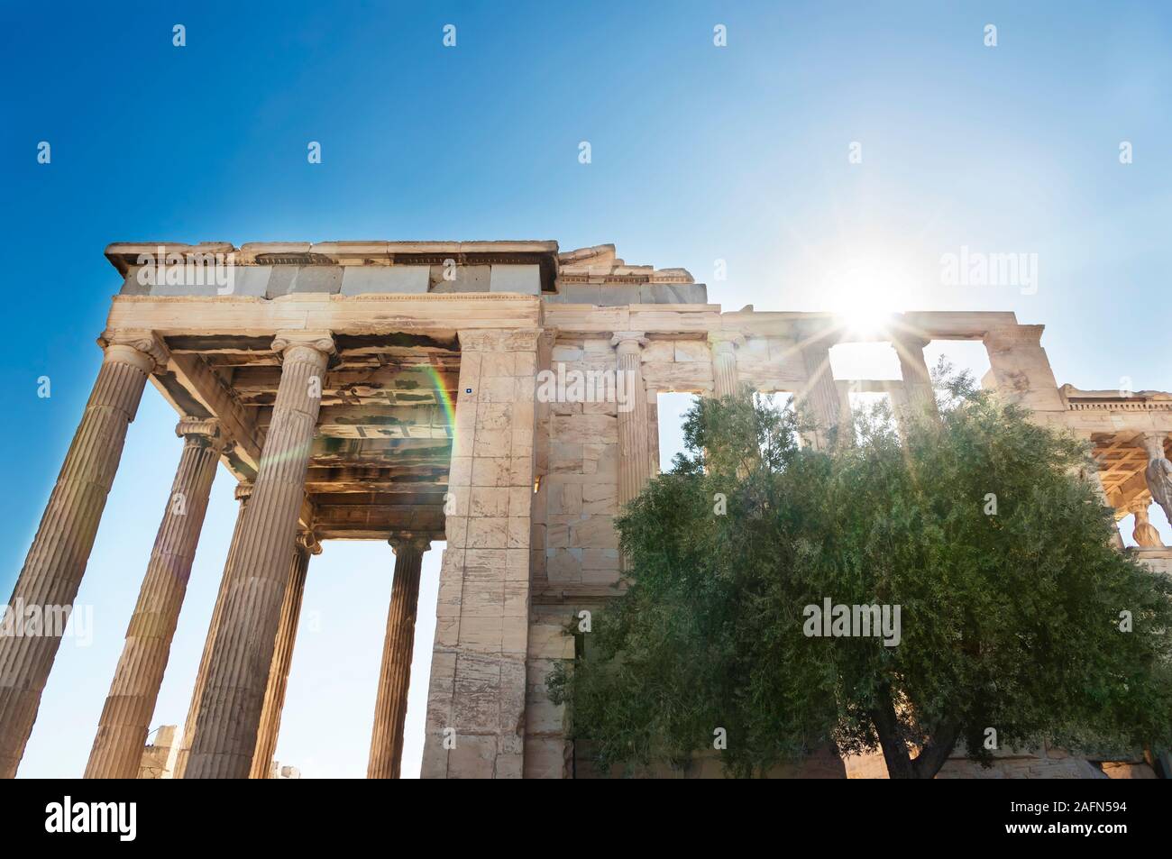Acropoli di Atene, famose rovine in Grecia nella giornata di sole. Foto Stock