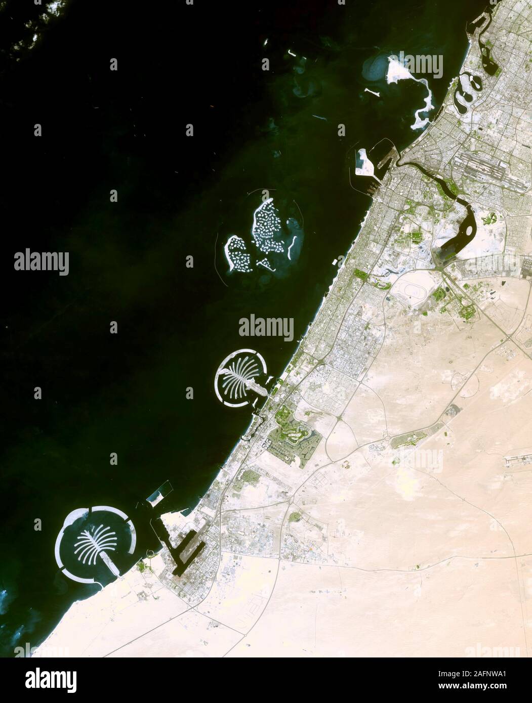 Di Palm Islands, Dubai, la costa di Dubai. Da sud a nord, l'isola artificiale siti in questa immagine sono Palm Jebel Ali, Palm Jumeirah Foto Stock