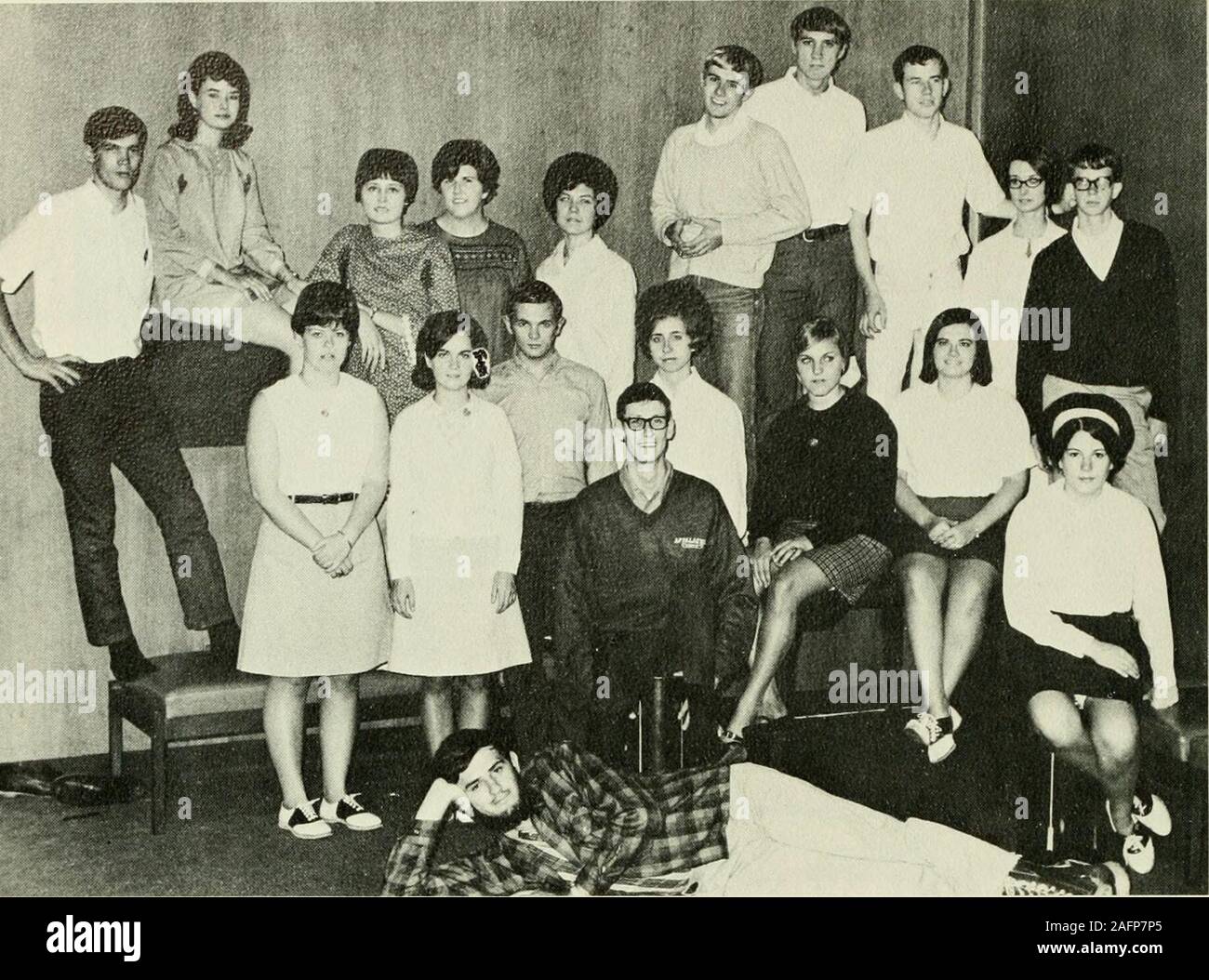 . Il rododendro [numero]. 1. Vicky Poulos 2. Becky Waldsworfh 3. Kitty Jones 4. Rachel Vaden 5. Brenda Pulliam 6. Kathy Howie 7. Judy Aplin 8. Rosemary Williams 9. Peggy Allen 10. Claudia Stout 11. Carlo Giles 12. Rita Sigmon 13. Sandy Davis 14. Carolyn Reece 15. Lo zenzero Mohr 16. Debbie Edwards 17. Jan Wotson 18. Judy Turner 19. Elaine Tedder 20. Susan Bradley 21. Bennie pace 22. Kay Davis 23. Patsy Creasy 24. Cheryl Todd 25. Marion Arnold 26. Baird Norcno 27. Jan Corcoran 28. Shay Helms 29. Donna Tolly 30. Diane re 31. Peggy Greer 32. Annette Fortune 33. Judy Clark 34. Vonda Stroupe 35. Foto Stock