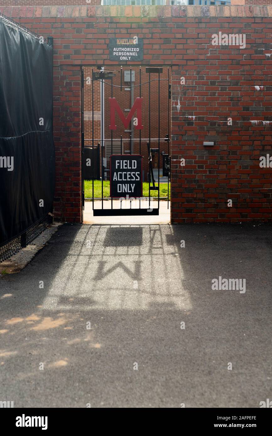 Università di Maryland allo stadio di calcio Campo porta di accesso. Solo personale autorizzato. Foto Stock