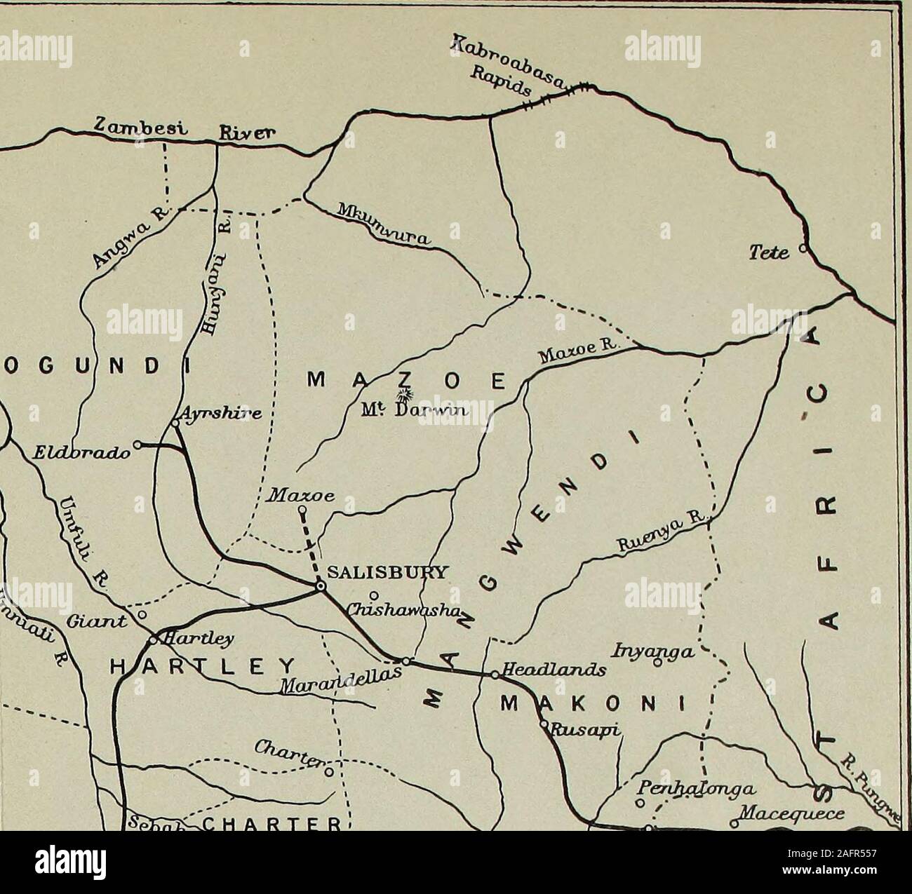 . La Rodesia del Sud. , 100. Indice 406 Tiger pesce, 96. Legname, 205, 295. Vedere Affor-estation. Tabacco, 203, 204, 217, 221,356, 385; il governo fac-tories, 171. Città di crescita, 16, 17, 314, 359-Trading nei primi giorni, 309.dazio di transito, 340.il trasporto di equitazione, 195, 313, 314, 321, 328, 329, 358.Trekking, 94.Tsesebe, 322.Tuli, 40. Umlimo, Il, 44. Umtali, 10, 11, 27, 316, 325; popolazione, 24.Unalienated dispute sulla terra, 180, 181, 373&GT; 391-Unione del Sud Africa, 380,388; il sig. Rodi e 129,131. Victoria, 9, 24, 316.Victoria Falls, 326; PowerCompany, 188. Wankie campi di carbone, 299, 300, 326.hog Verruca, 2 Foto Stock