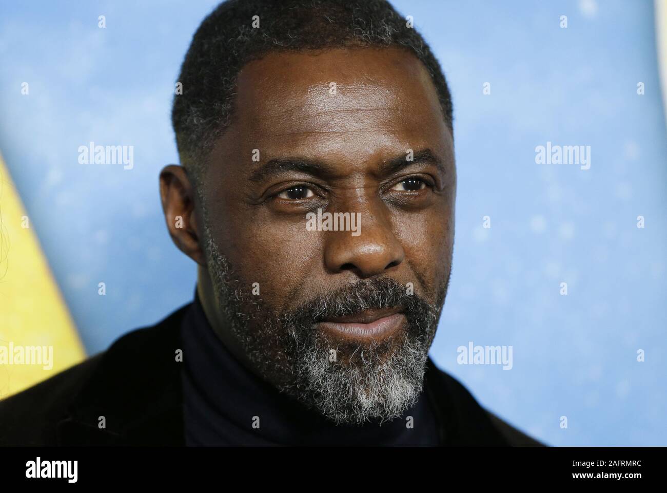 New York, Stati Uniti. Xvi Dec, 2019. Idris Elba arriva sul tappeto rosso alla premiere mondiale di " Gatti " a Alice Tully Hall, Lincoln Center il Lunedi, 16 dicembre 2019 nella città di New York. Foto di Giovanni Angelillo/UPI Credito: UPI/Alamy Live News Foto Stock