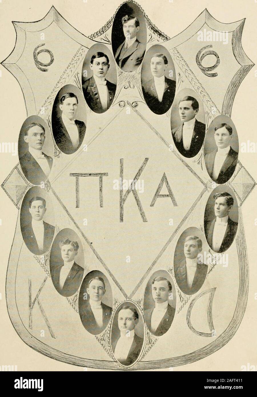 . Il Monticola. ;Pi Iftappa .ALpfya fraternità fondata presso la University of Virginia, 1SGS. dolors granato e oro. 145 .Atpfya O^eta capitolo stabilito 1904. Fr-atre nel facilitare l. Walter Fleming. Fratres in Universitate. Carl Webster Neff. Francais Alan Parsons.Ralph Franklin StaublyAlbert Lafayette Lohm. 1905 Cleveland McSherry Seibert. igo6 Michael Joseph Malamphy, Jr.Arthur Arnold.Alexander Hardie foreman.William Thomas Robert Owens McVeigh Drane. 1907 Curtis Miller Hanna. 1908 Roger Earle Watson. Speciale. William Oswald Perry. 146. 147 yioll attiva di capitoli University of Virginia. Willi Foto Stock