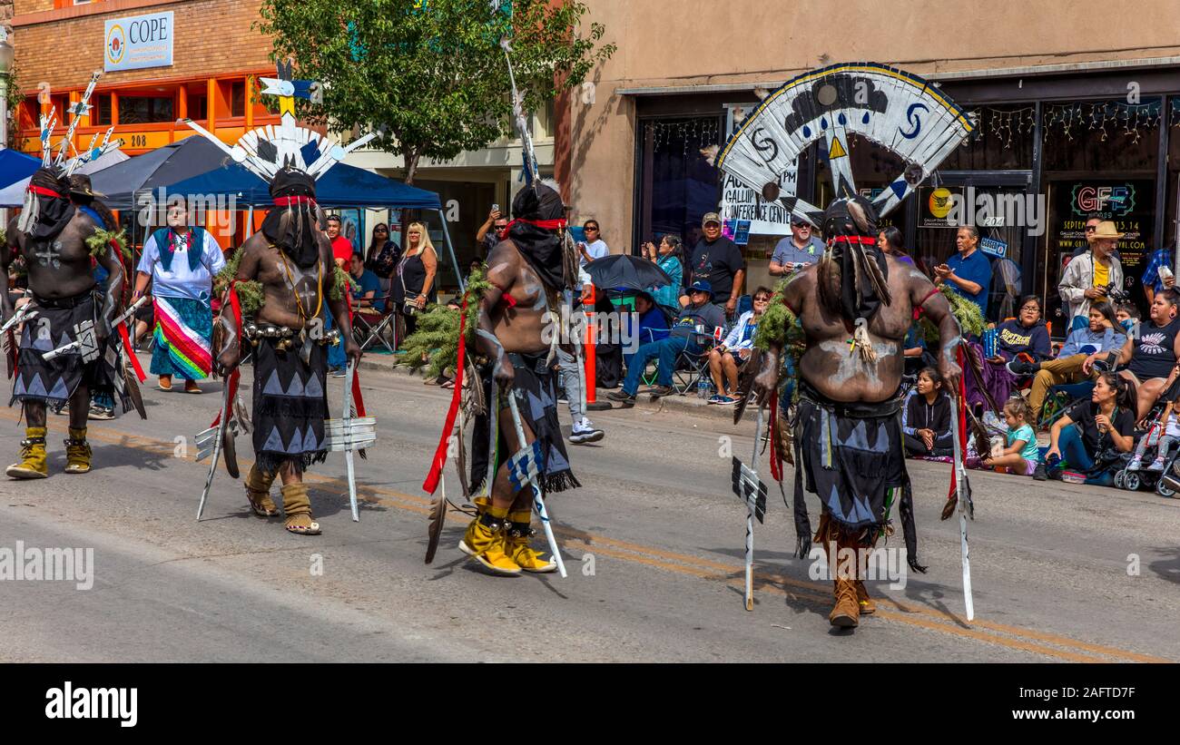 Agosto 10, 2019 - GALLUP NEW MEXICO, STATI UNITI D'AMERICA - Ritratti dei Nativi Americani e Apache a 98Gallup Inter-tribal Indian Ceremonial, Nuovo Messico Foto Stock