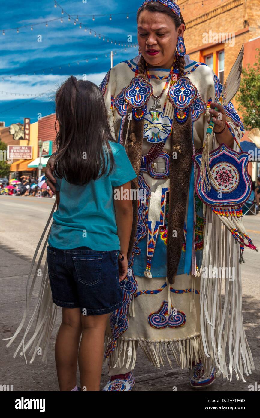 Agosto 10, 2019 - GALLUP NEW MEXICO, USA -98th Gallup Inter-tribal Indian Ceremonial, Nuovo Messico, la sfilata di tutte le tribù e Navajo nativi americani Foto Stock