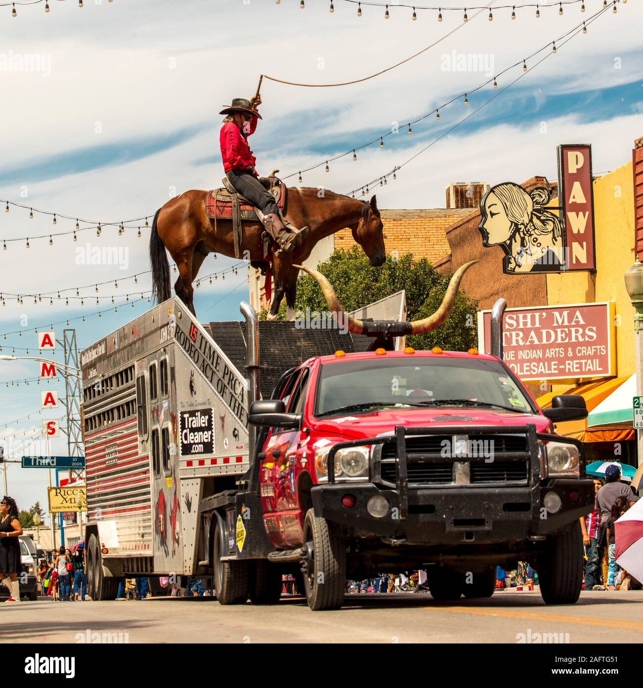 Agosto 10, 2019 - GALLUP NEW MEXICO, Stati Uniti d'America - John Payne Rodeo pilota al novantottesimo Gallup Inter-tribal Indian Ceremonial, Nuovo Messico Foto Stock