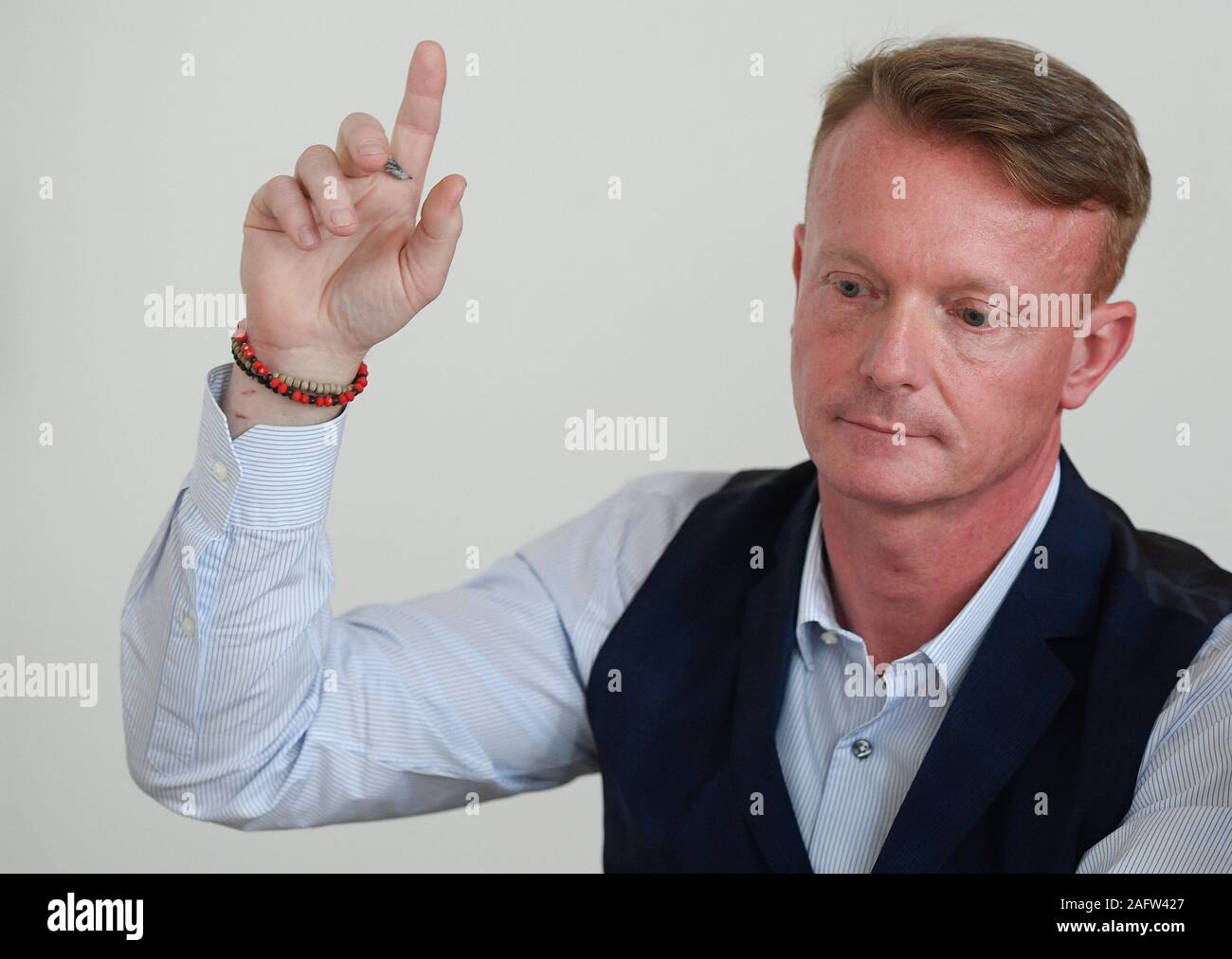 Praga, Repubblica Ceca. Xvi Dec, 2019. Czech News Agency (CTK) Consiglio deputati eletti media imprenditore David Soukup (senior pregiudiziale ANO), raffigurato come il presidente del Consiglio, il 16 dicembre 2019, a Praga, Repubblica Ceca. Credito: Ondrej Deml/CTK foto/Alamy Live News Foto Stock