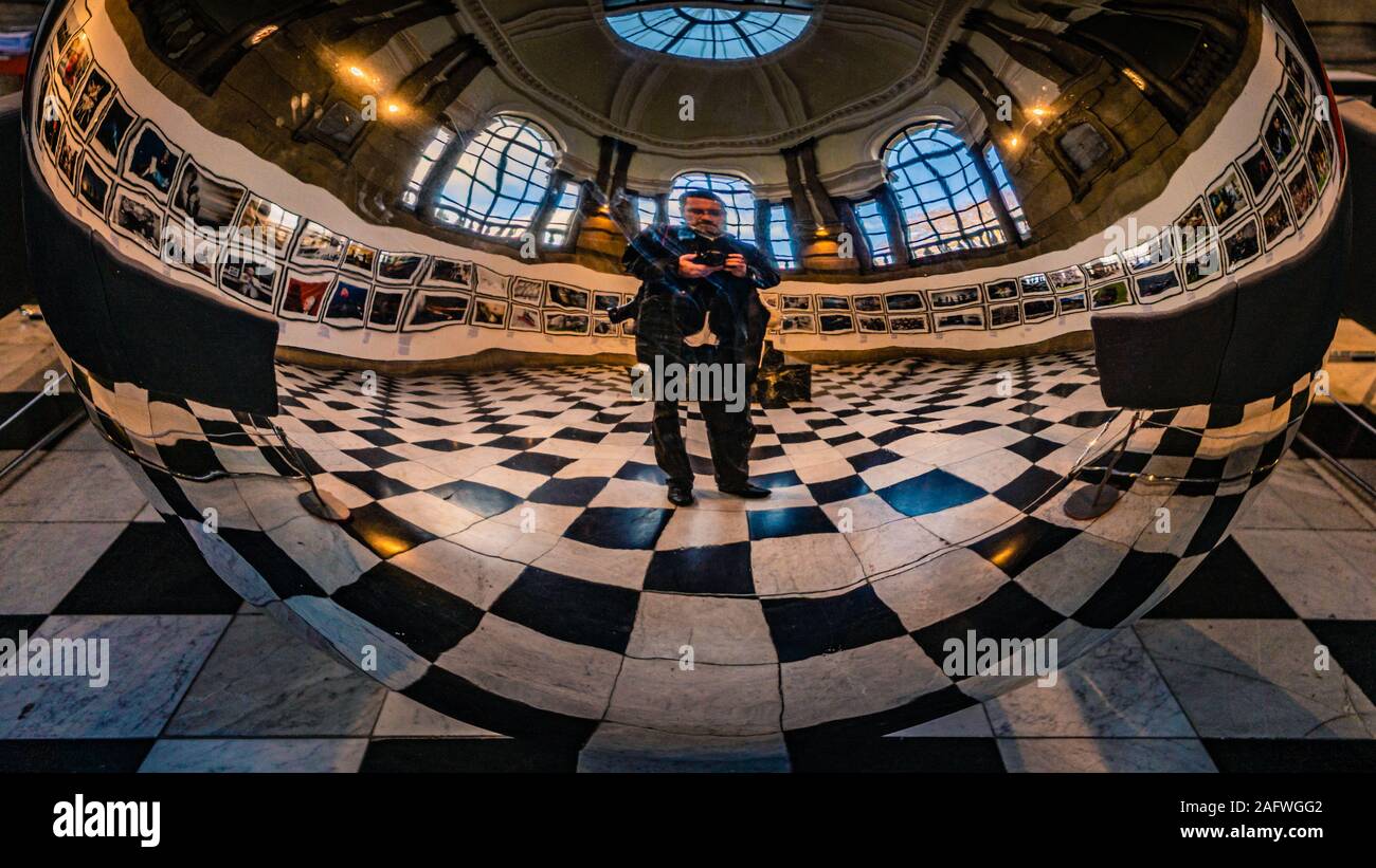 Stampa britannica Associazione Fotografi, Cartwright Hall, Bradford, West Yorkshire, Regno Unito. Novembre 2019. Credito: catturati fotografia luce/Alamy. Foto Stock