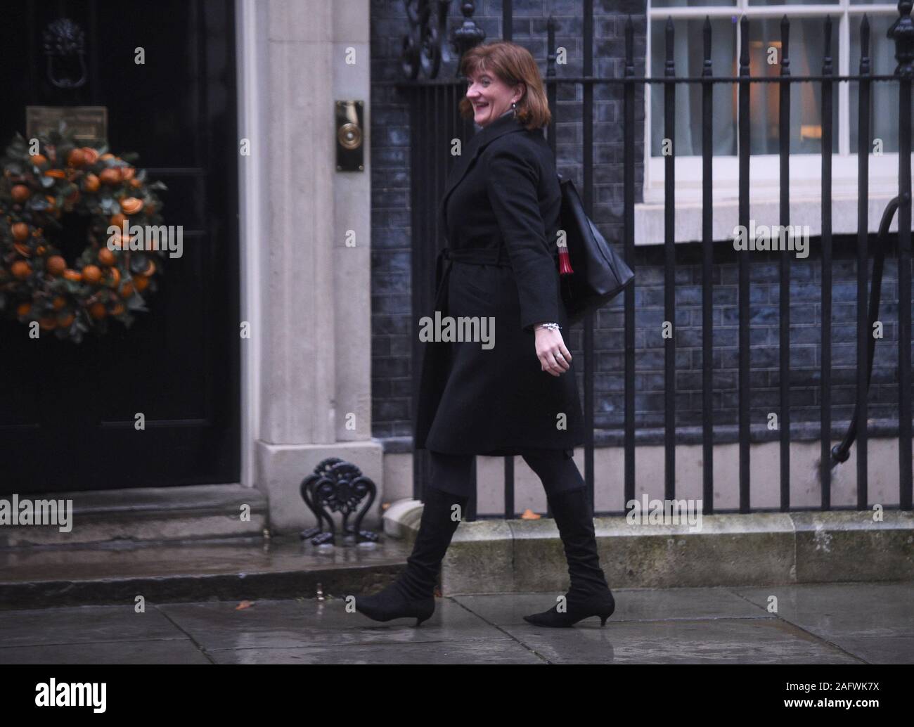 Digital, cultura, mezzi di comunicazione e lo Sport Segretario Nicky Morgan arrivando a Downing Street, Londra per la prima riunione del gabinetto dopo che il Partito conservatore ha vinto le elezioni generali. Foto di PA. Picture Data: martedì 17 dicembre, 2019. Vedere PA storia politica Tories. Foto di credito dovrebbe leggere: Kirsty O'Connor/PA FILO Foto Stock