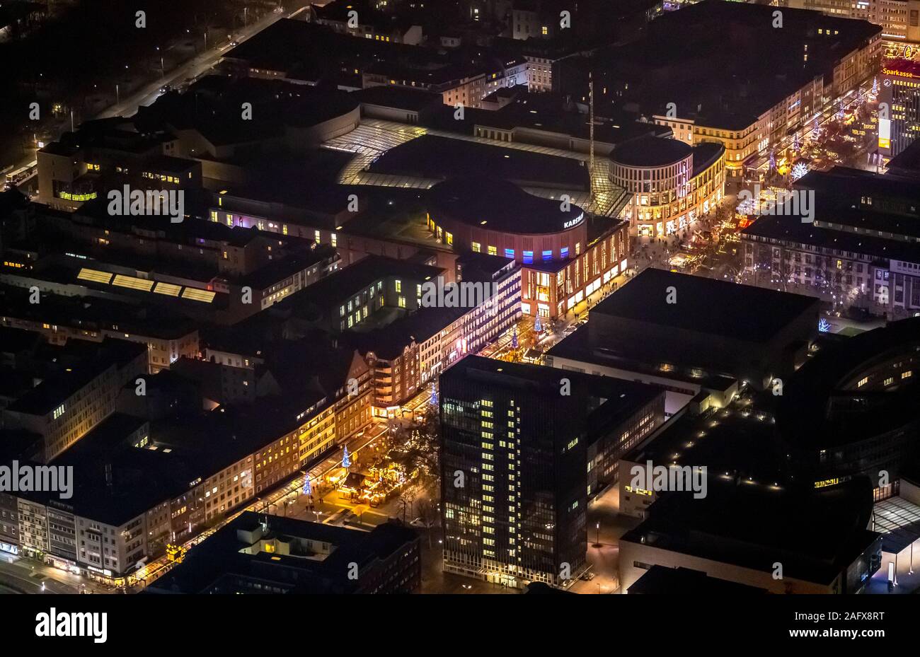 Foto aerea, Königstraße, mercato di Natale, zona pedonale, Duisburg-Mitte, Duisburg, la zona della Ruhr, Renania settentrionale-Vestfalia, Germania, DE, Europa, uccelli- Foto Stock
