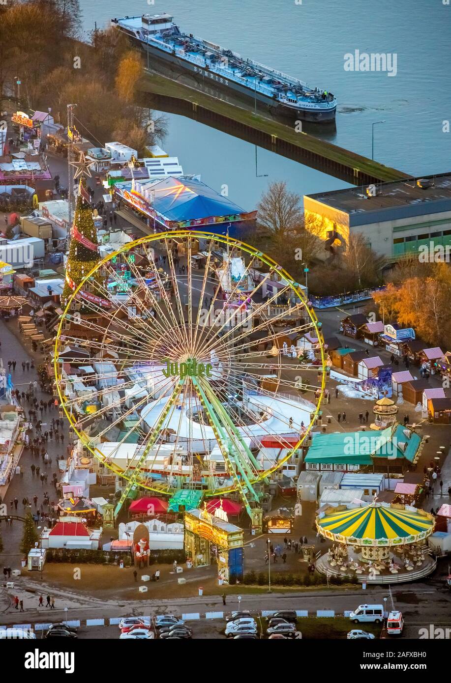 Vista aerea del Cranger la magia del Natale, Herne mercatino di Natale, mobile albero di Natale, ruota panoramica Ferris, Crange, Herne, la zona della Ruhr, Nord Rhine-Westpha Foto Stock