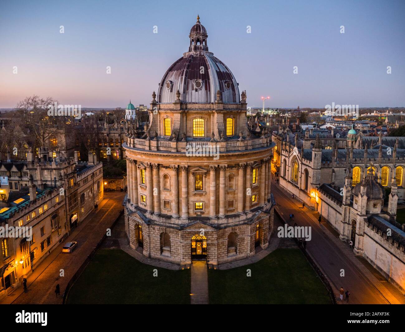 Radcliffe Camera Oxford, di notte, Radcliffe Square, Università di Oxford, Oxford, Oxfordshire, Inghilterra, Regno Unito, GB. Foto Stock