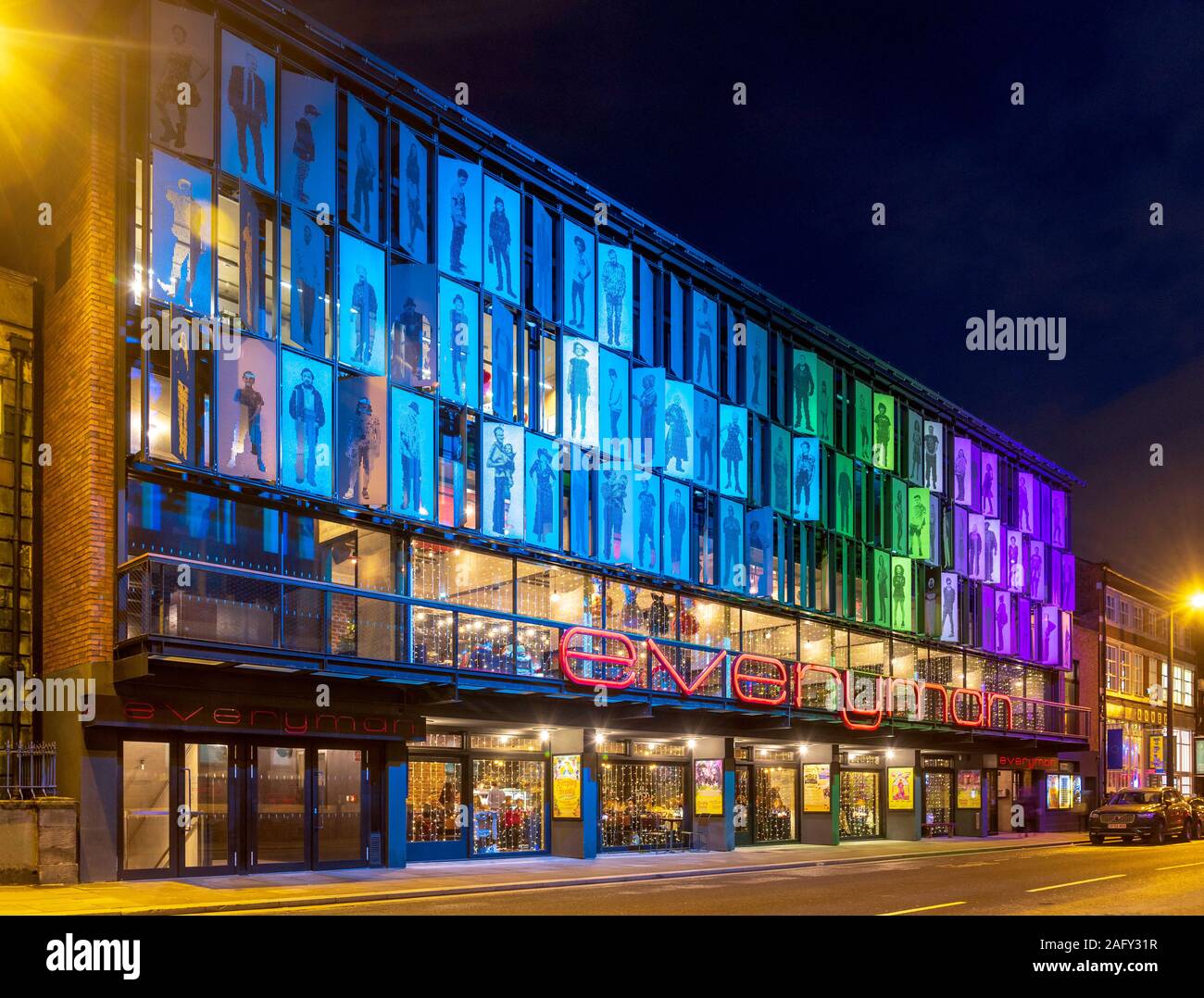 Liverpool Everyman theatre su Hope Street di notte. Foto Stock