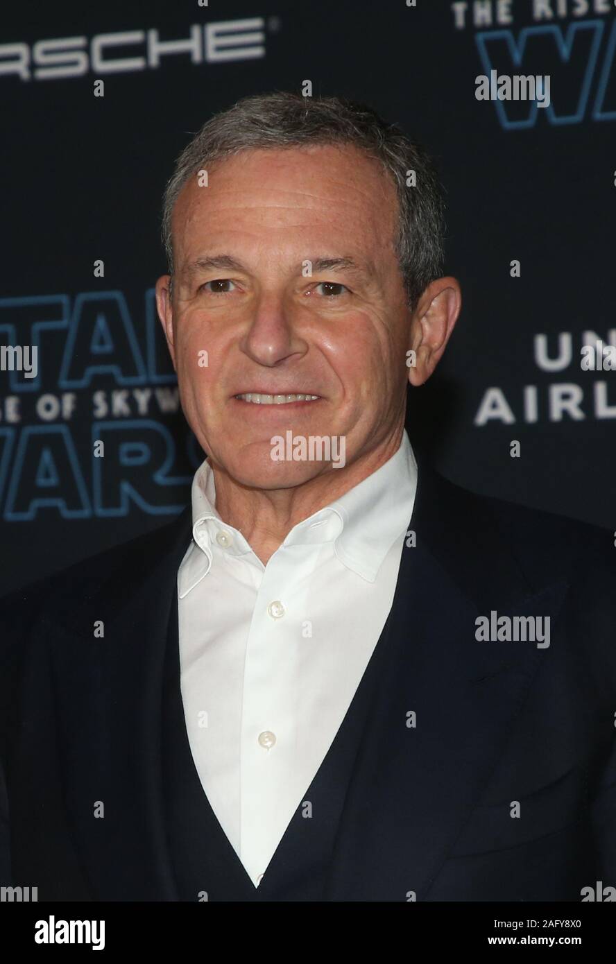 HOLLYWOOD, CA - 16 dicembre: Robert Iger, alla premiere di Disney's "Star Wars: Il luogo di Skywalker' al El Capitan theater in Hollywood, la California il 16 dicembre 2019. Credito: Faye Sadou/MediaPunch Foto Stock