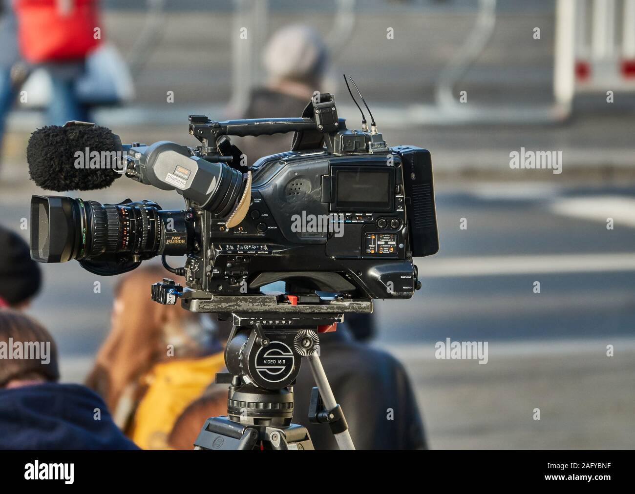 Braunschweig, Germania, Novembre 30, 2019: telecamera professionale per la registrazione di video in un evento pubblico Foto Stock