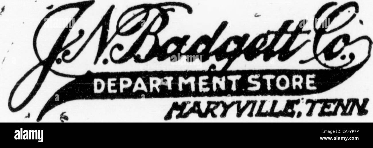 . Highland Echo 1915-1925. iiiiiiiiiiiiiiiiiiiiiiiiiiiiiiiiifiiiii I. itAJCYVlUJSJTIiN, g il nostro negozio è il quartier generale per tutti gli studenti e i I loro amici. | j incontrare i vostri amici sul nostro balcone e rendersi | G B 1 a casa io ^ x= HO J. N. BADGETTCOMPANY | Killlllll!lllllllllllllllllllllllllllll!llllllli:illlllll1lllll|l|l!lllllllllll!lll!!IIIII0^ MERRITT, sarto &gt; persone essere lieti Merritt possono fare o riparare i vostri vestiti. Morendo signore e signori vestiti una specialità. Premendo e pulizia ben fatto. Cercare il segno dalla banca di Maryville edificio. REAGANS -ZIO JOE- cose buone per Foto Stock