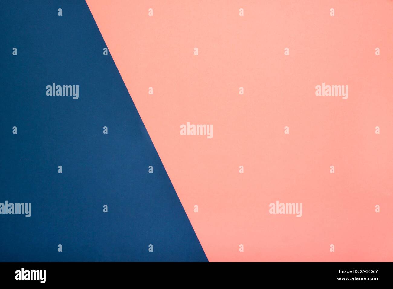 Geometrica astratta sfondo della carta. Blu alla moda e i colori dei coralli, linee attive. Foto Stock