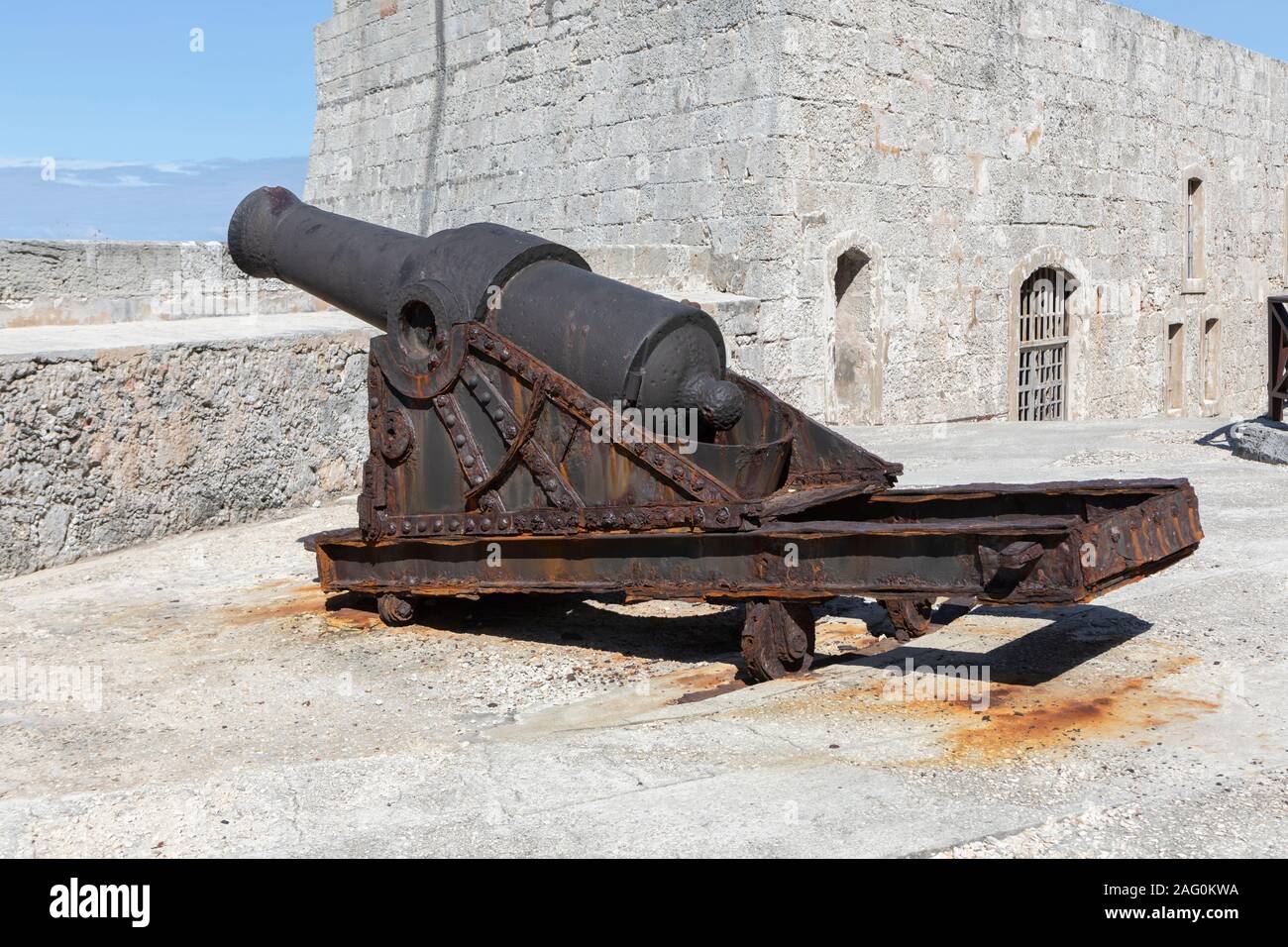 Un vecchio cannone pistola a Castello del Morro, Havana, Cuba. Foto Stock