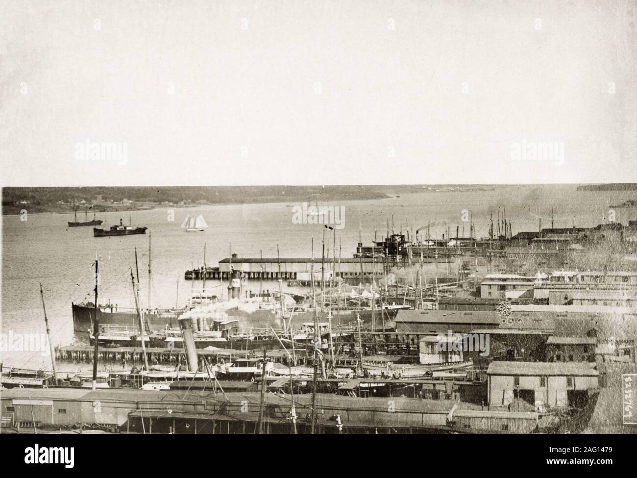 Nei primi anni del XX secolo vintage premere fotografia - Porto di Halifax Canada in 1917 dove una nave munizioni esploso e 5000 persone sono state uccise Foto Stock