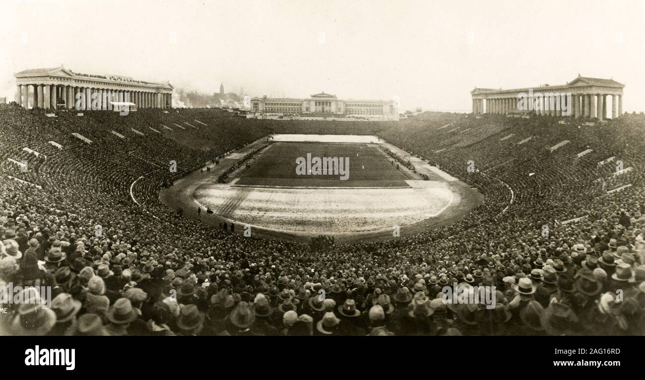 Nei primi anni del XX secolo vintage premere fotografia - 1926 MARINA MILITARE DELL ESERCITO del gioco del calcio SOLDIER FIELD CHICAGO Foto Stock
