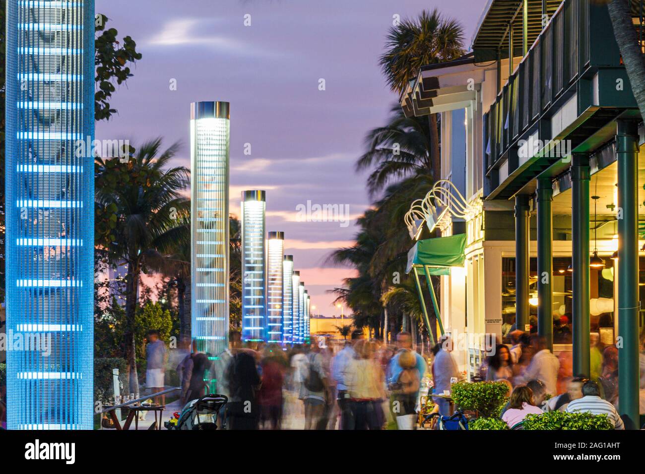 Miami Beach Florida, South Pointe Park, Point, Smith & Wollensky, ristoranti, ristoranti, ristoranti, ristoranti, ristoranti, caffè, al fresco marciapiede all'aperto, tavoli all'aperto Foto Stock