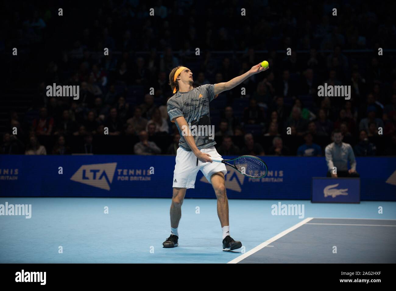 Singles corrispondono a Nitto ATP Finals tra, Dominic Thiem, Alexander Zverev, O2 Arena di Londra. 16.11.19 con: Dominic Thiem dove: Londra, Regno Unito quando: 16 Nov 2019 Credit: WENN.com Foto Stock