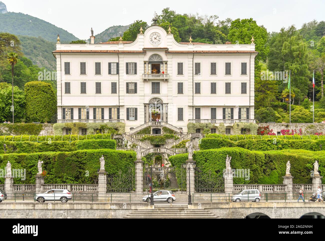 TREMEZZO LAGO DI COMO, Italia - Giugno 2019: vista esterna della Villa Carlotta a Tremezzo sul Lago di Como. La villa ospita un museo e giardino Foto Stock