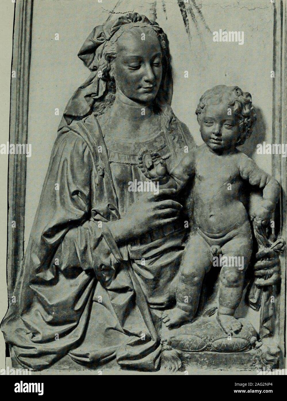 . Verocchio. sorriso allegro, non ha nulla di thehieratic solennità della Madonna Donatellesque, né thestatuesque freddezza di quello di Luca della Robbia, né thesimplicity di quello di Andrea. Luca e la Donatellesquesrepresented nel suo aspetto divino, Andrea e la sua schoolon il lato umano, ma sia interpretato il personaggio dal punto di vista delle chiese. La Vergine del Verrocchio istreated né storicamente né simbolicamente. Ella è nobile merelya dama fiorentina di data contemporanea e isequally impossibile considerare il suo come un cultus-immagine o come thepersonage della narrazione biblica. Il ch Foto Stock