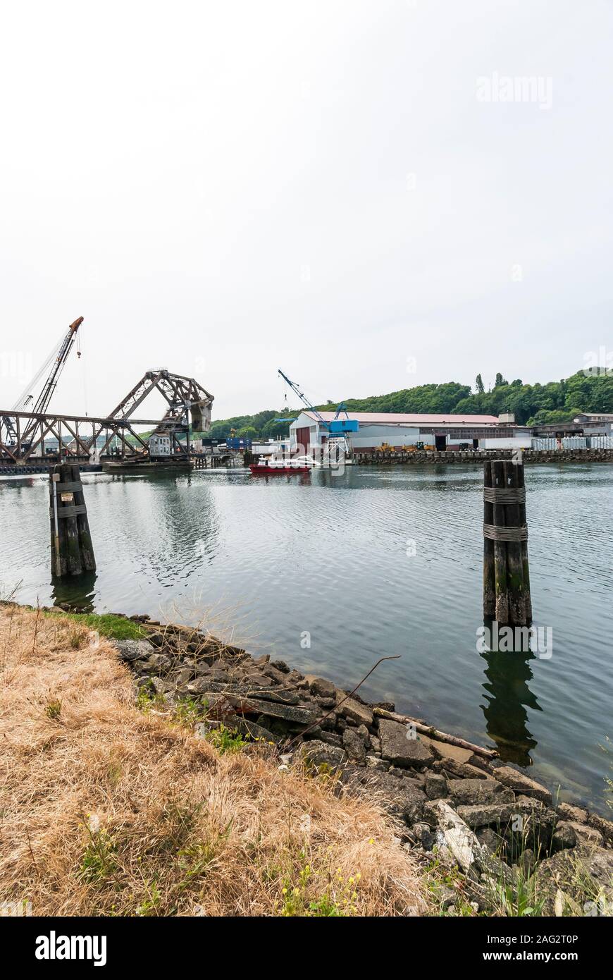 Vecchio Lever-Style (a bilico) railroad ponte levatoio vicino al West Seattle Bridge (Jeanette Williams Memorial Bridge) a Seattle, Washington. Foto Stock
