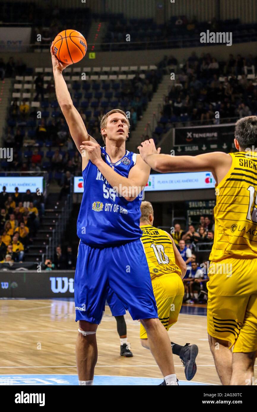 Tenerife, Italia. Xvii Dec, 2019. uros lukovic (kk mornar bar) su shotduring Iberostar Tenerife vs KK Mornar Bar, Basket Champions League in Tenerife, Italia, 17 Dicembre 2019 - LPS/Davide Di Lalla Credito: Davide Di Lalla/LP/ZUMA filo/Alamy Live News Foto Stock