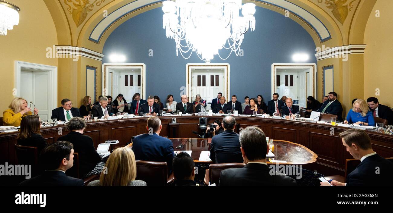 Casa comitato sulle norme riunione per discutere H. Res. 755 - mettere sotto accusa Donald John Trump, Presidente degli Stati Uniti, ad alta crimini e delitti. Foto Stock