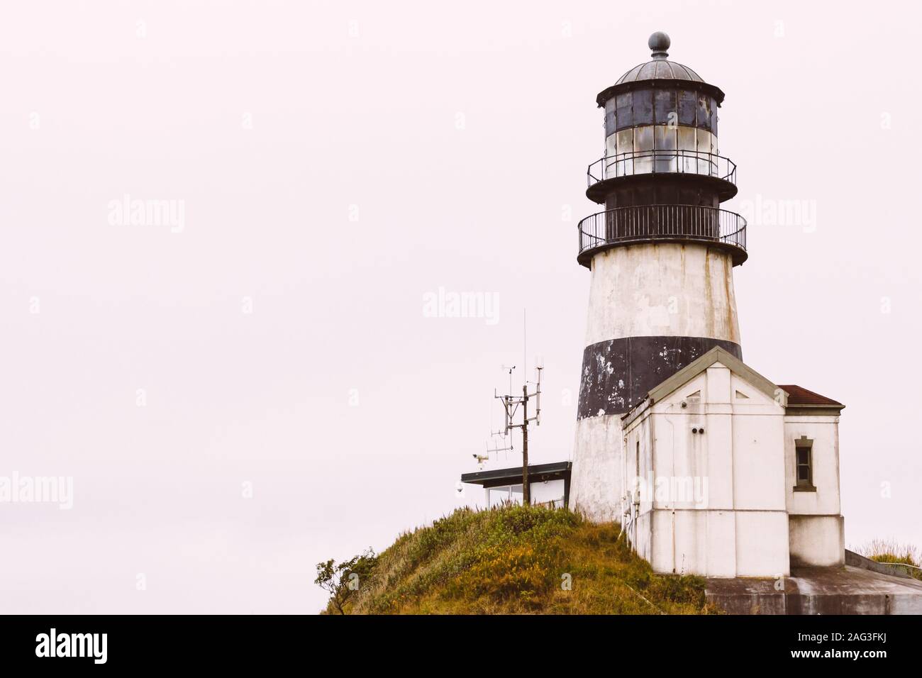 Bellissimo scatto del Cape Disappointment Lighthouse vicino alla Columbia Fiume nello stato di Washington Foto Stock