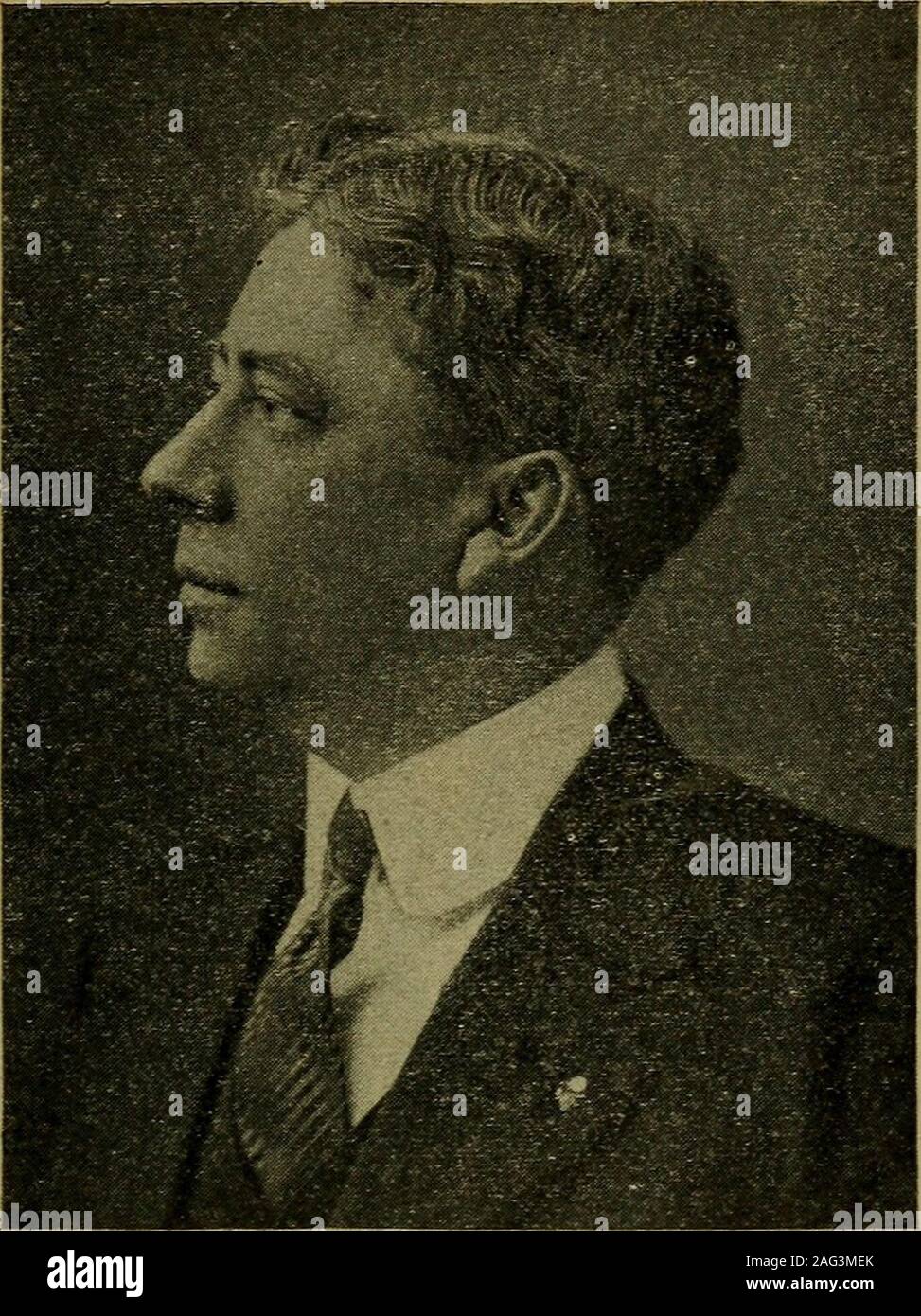 . Chi è chi in politica dello stato. HART, JAMES A., xxiv Suffolk, SOST., Bos-ton. Nato Guysboro, N. S., Ott. 29, 18G4;scuole pubbliche. Merchant. A. F. A. M., I.O. O. F., Encampment, Dorchester dolce-mens guida, Ashmont, Ward 24 sost.,Est e Mens >club. .Comune1903-09 del consiglio. House 11, relazioni federali. 178. HATHAWAY., Edward R., 8 Bristol,sost., New Bedford. Nato lì gen. 29,1S74; le scuole pubbliche. Abbigliamento business.Dartmouth club, Elks. Commissione Scuola2 anni; Casa 1909-10, comitati su statehouse, servizio pubblico, modifica costituzionale-zioni. 11, via ferrovia. 179 Foto Stock