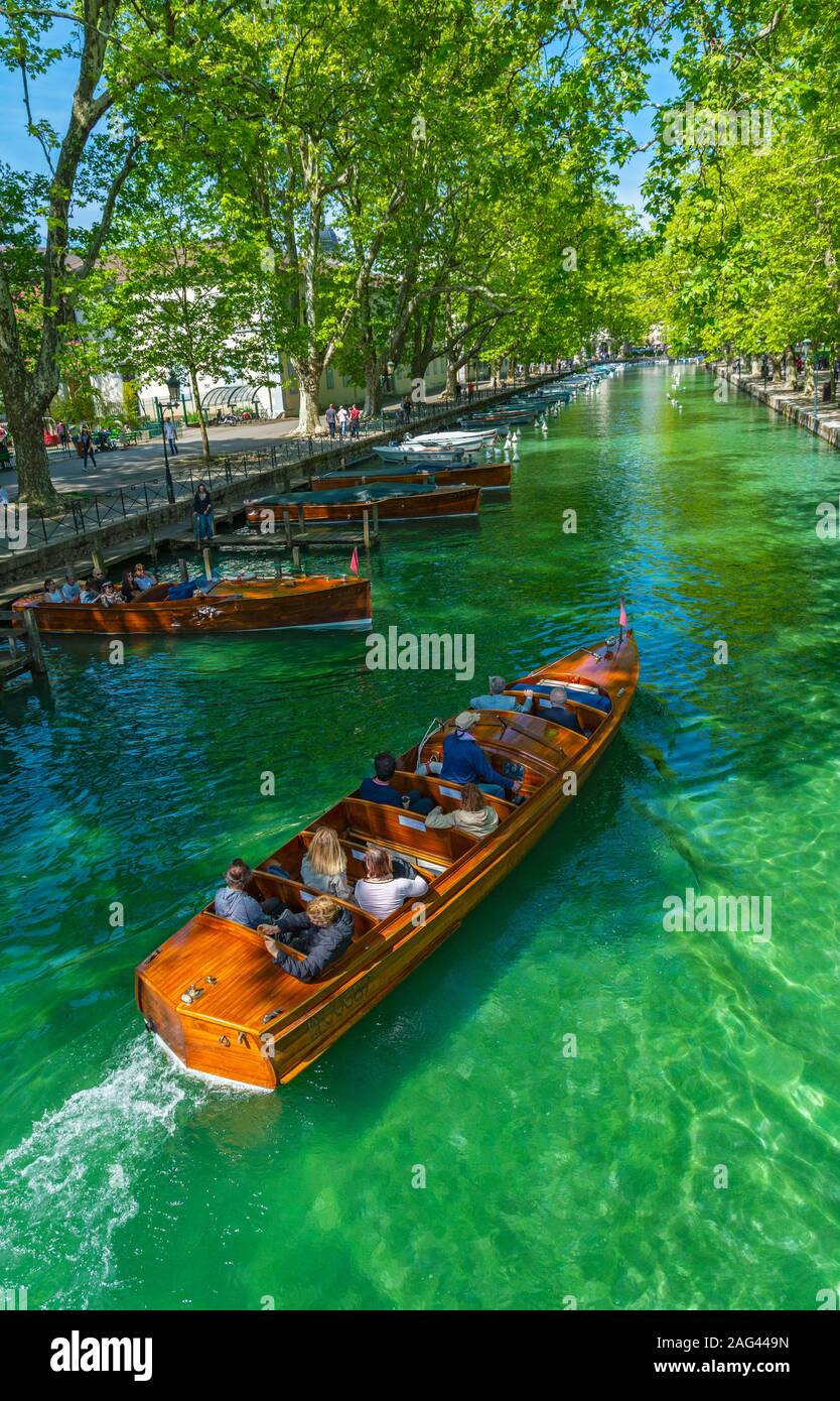 Francia, Haute-Savoie, Annecy, Canal du Vasse, lago di legno tour in barca di ritorno da Lac d'Annecy Foto Stock