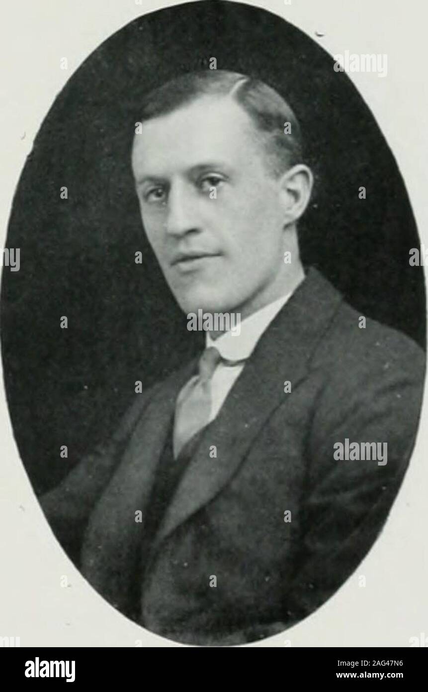 . Notevole londinesi, un illustrato chi è chi di professionisti e uomini di affari. EDWARD GILLETT, M.LA.E. Managing Director, British Ensign Motors Ltd; Direttore,R. W. Crabtree and Sons Ltd, la stampa .Gli ingegneri della macchina.Il sig. Gillett è uno dei pionieri della automobile, incui la sfera ha trascorso tutta la sua commercialcareer. L'industria deve molto al suo imention, laprima motor omnibus con licenza per .Scotland Yard beingconstructed dal suo design. Egli ha anche progettato e builtthe a sei cilindri British Ensign auto. .T ra manyimportant organismi a cui la sua azienda sono appaltatori sono i.dm Foto Stock