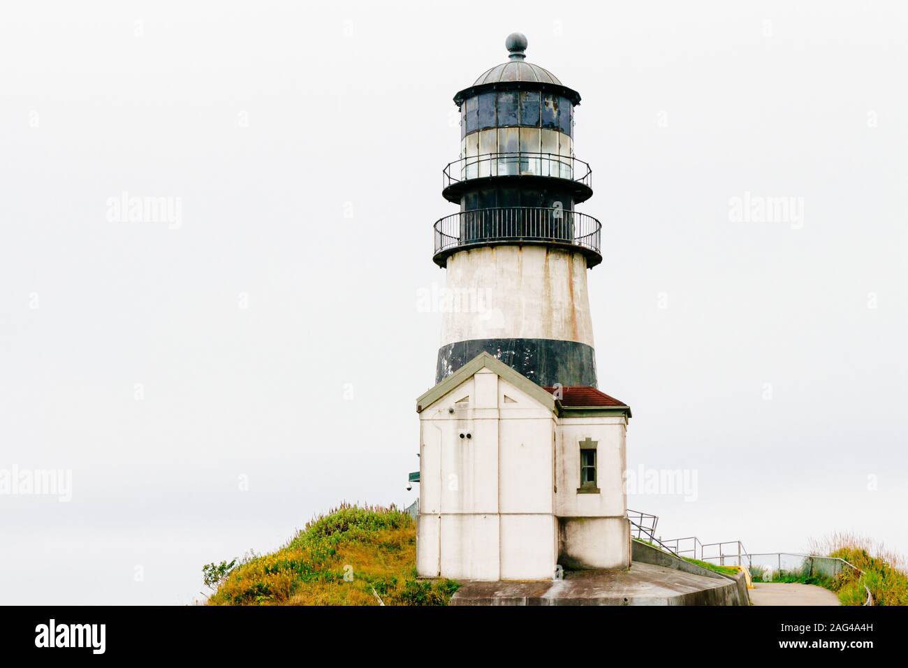 Bellissimo scatto ad angolo basso dello storico faro di delusione del Capo A Washington Foto Stock