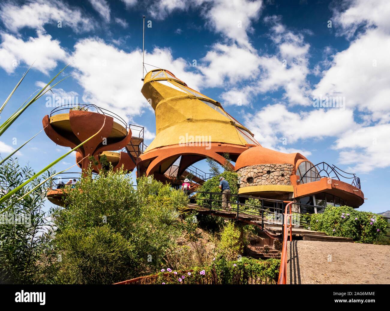 Etiopia, Amhara, Lalibela, i clienti in arrivo a Ben Abeba, joint Scots/proprietà etiope ristorante sulla collina Foto Stock