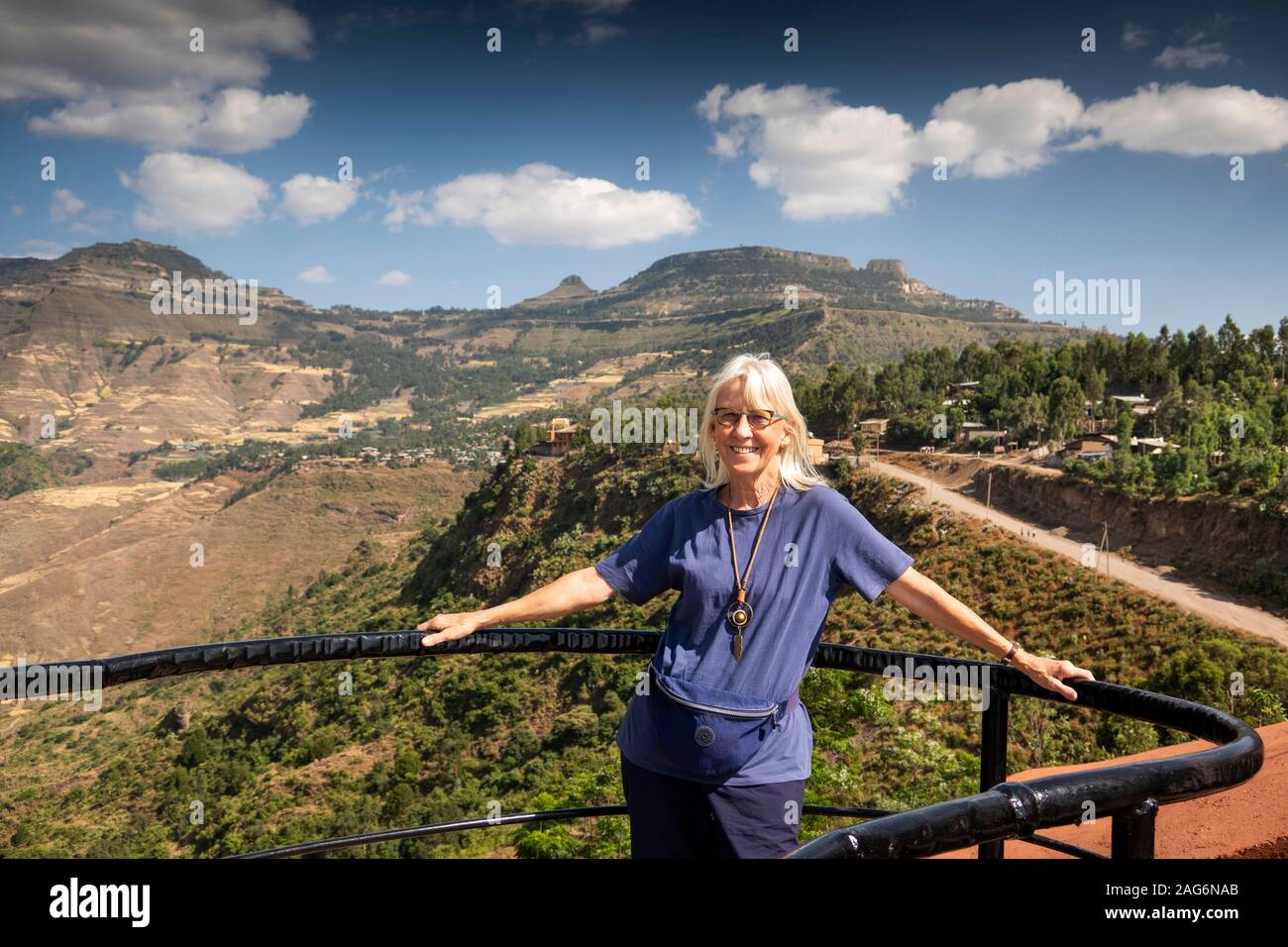 Etiopia, Amhara, Lalibela, Ben Abeba ristorante, turistico a elevata piattaforma di visualizzazione verso la cima del monte di Abune Yoseph Foto Stock