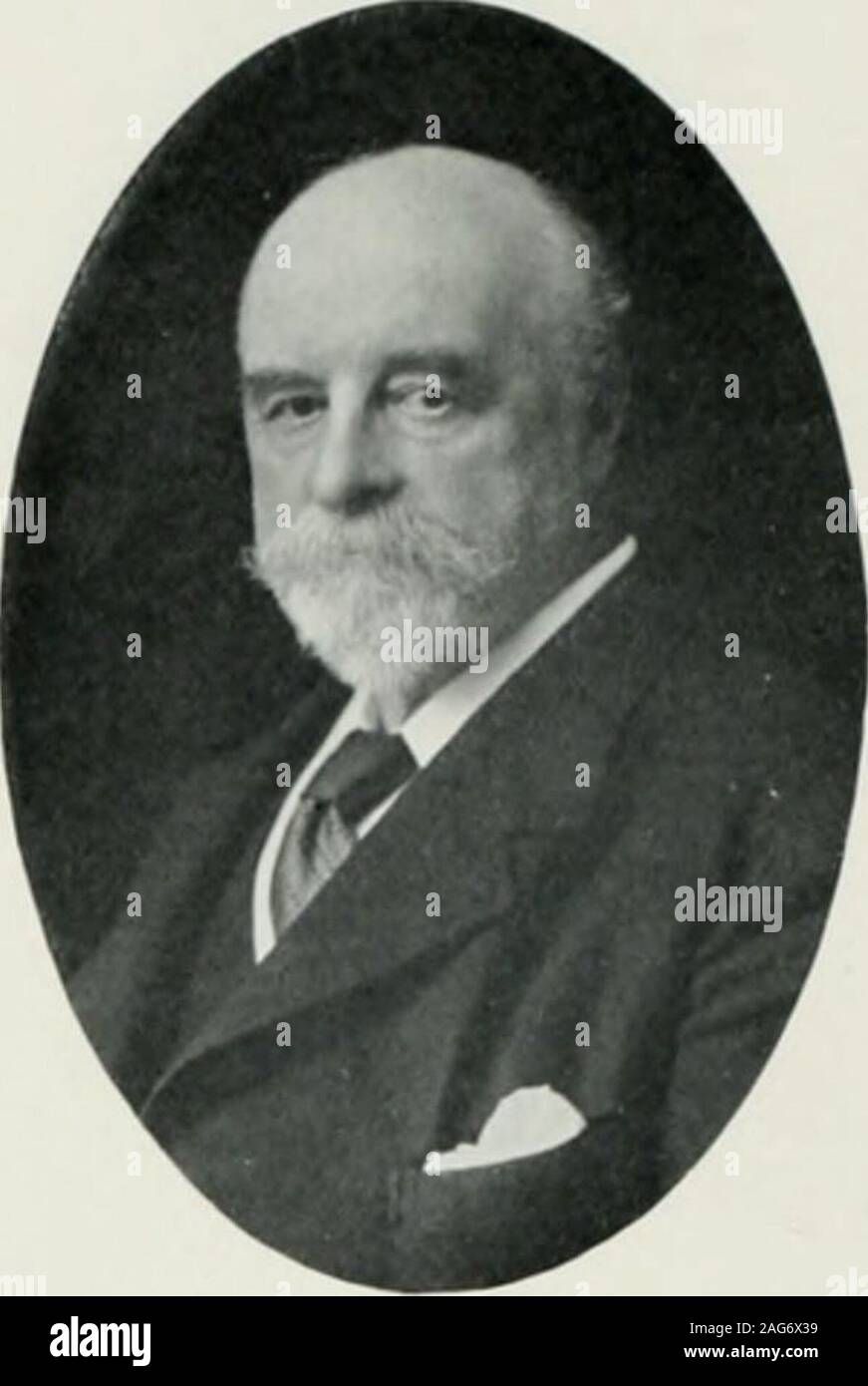 . Notevole londinesi, un illustrato chi è chi di professionisti e uomini di affari. FKANLIS IlIKl), M.I.K.K. Gensral Manager, Siemens fratelli e Co., Ltd. Il sig. Hird,che ci saluta dalla Yorkshire, nacque in Si68, e edmatedat Bradford Grammar School e al Trinity College, Cambridge, dove egli era la scienza naturale studioso e tookIirst classe in Scienze Naturali Tripos. È entrato a far parte di thefirm di Siem-ns fratelli in è8y come progettista tecnico,successivamente diventando manager delle imprese dinamo Worksat Stafford e poi Manager di loro .attuatore funziona.Egli è un membro del Club di unione, Cambridge e di St Foto Stock