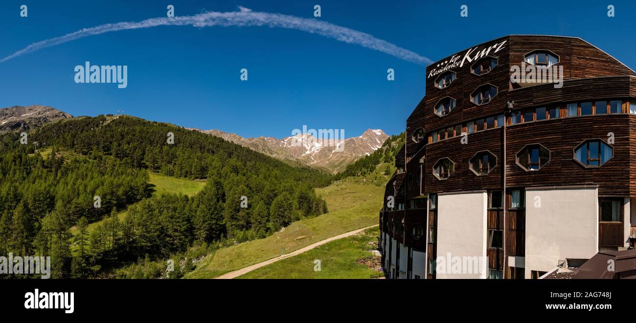 Vista panoramica di un hotel nella liquidazione di Maso Corto in alta quota valle Val Senales Foto Stock