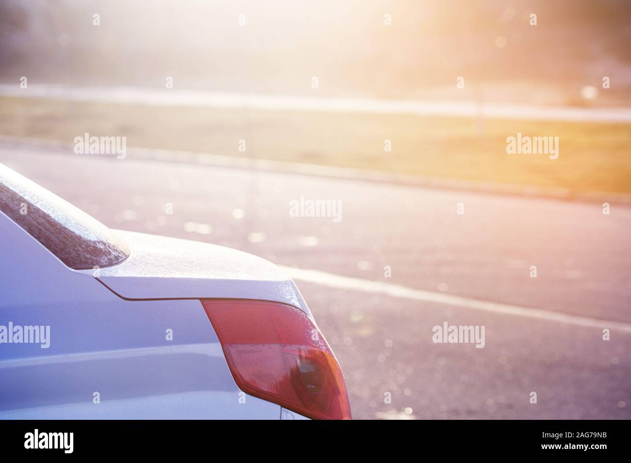 Blazing fiocchi di neve su un gelido mattina in auto Foto Stock