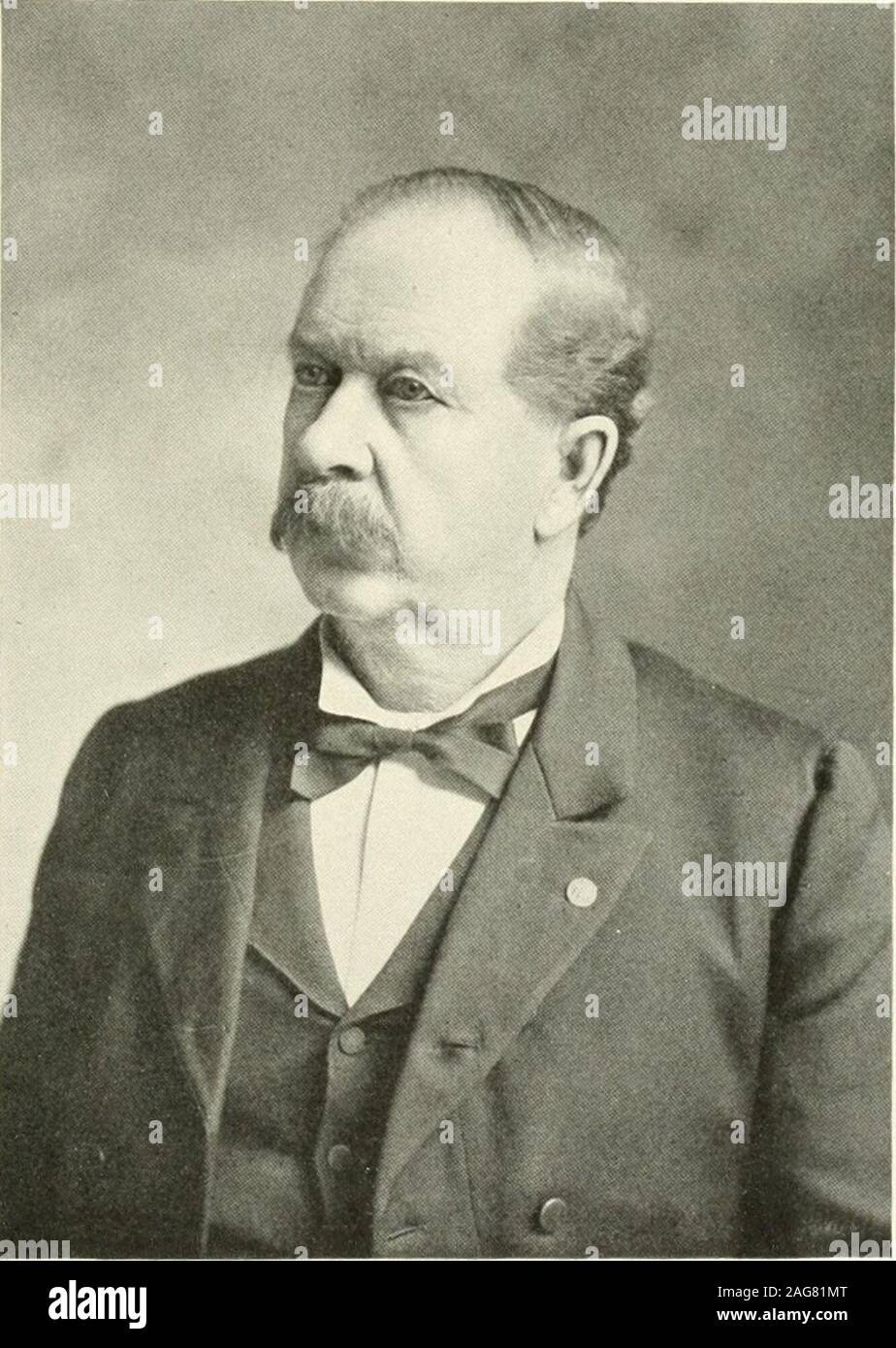 . Una storia biografica di Nodaway Atchison e contee, Missouri : compendio della biografia nazionale. cisions. Egli è un (leoteC(l. Entrambi uRiUalK- e fisicamente, tobailie con le prove peculiare ti> bis profes-Sion, egli è riuscito a guadagnare una pratica,che di per sé parla per la sua splendida abilityand instancabile energia. Il dott. Bickelt nacque a Marion cnun-ly. Il Kentucky, su Iebruary 8. 1838. Un sonof Hieromy J. e Cynthia ( .lcl!cy ) l>ick-ELT, entrambi nativi del Kentucky. Egli può tracehis ancestry back .a Manfred, che andò toLngland con William il Concpiernr. Hisgreat-nonno, .thonv IJ Foto Stock