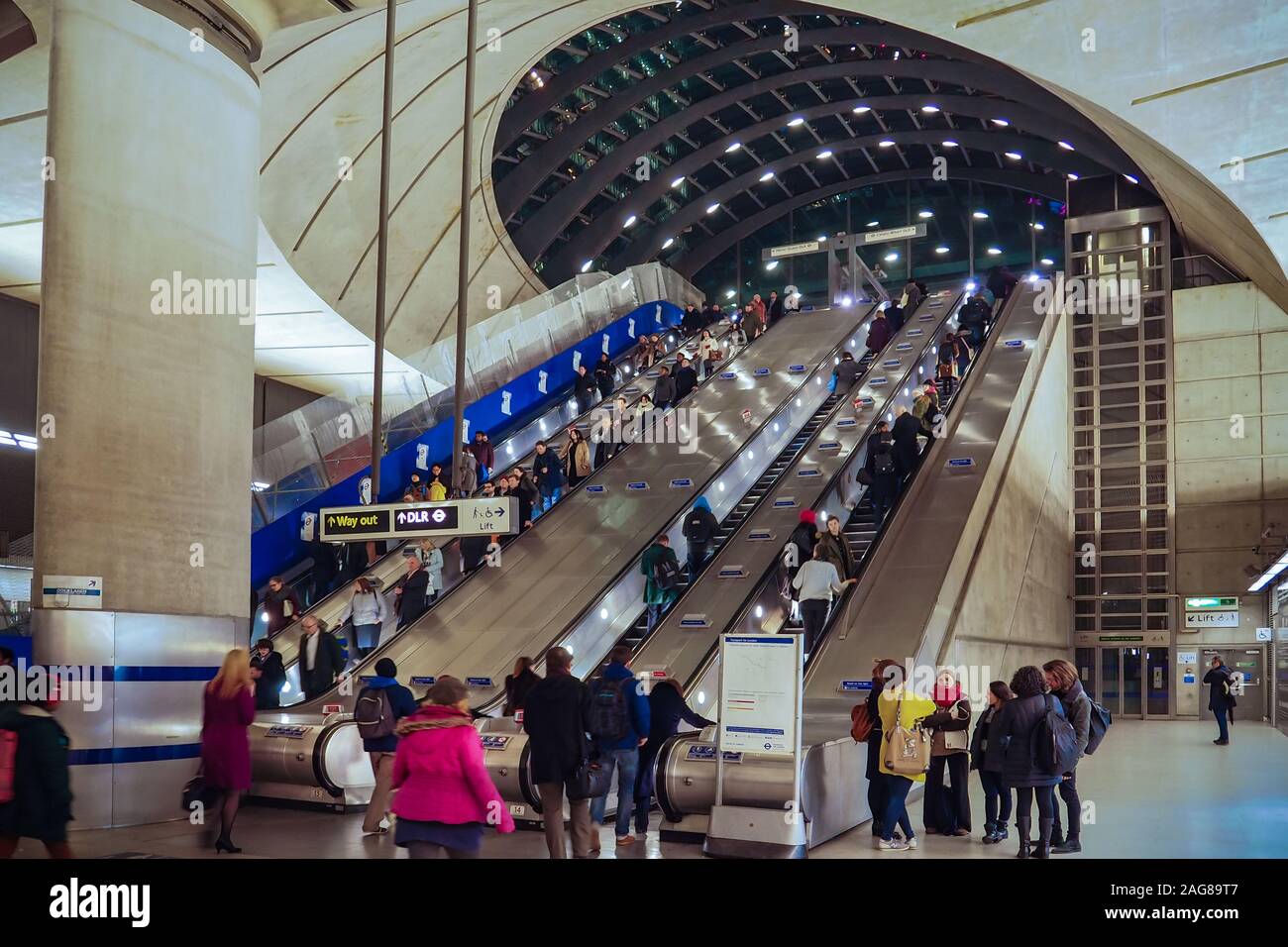 Stazione metropolitana di Canary Wharf interno, Londra, Regno Unito. Foto Stock